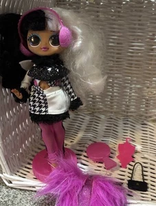 LOL Surprise OMG Winter Disco Dollie With Some Accessories She Is Missing A Shoe - Picture 1 of 16