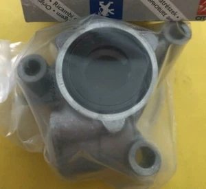 Gearbox housing extension Citroen Peugeot models 222816 New genuine - Picture 1 of 3