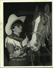 1983 Press Photo Cowgirl McKenzie with horse at Houston Livestock Show and Rodeo
