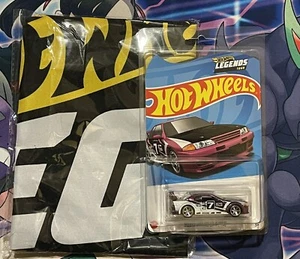 NEU 2022 Legends Tour Bundle - Nissan Skyline GT-R (R32) + Flag IN HAND - Bild 1 von 4