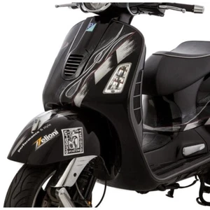VESPA GTS GT GTL GTV 2003 TO 2018 PIAGGIO RIGHT SIDE BLACK LEGSHIELD BEADING - Picture 1 of 2