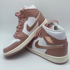 Scarpe Air Jordan 1 SE Mid donna taglia 6,5 rosso polvere di stelle bianco FB9892-670 - Foto 1 di 10
