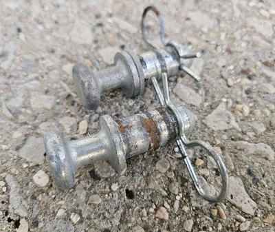 Ford Bronco 1992-1996 asiento trasero bisagra montaje en piso pasadores de retención OEM XLT Foto 1 de 4