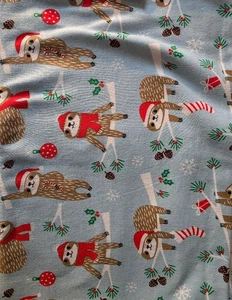 Baumwollstrickstoff. Urlaub Faultier. Vorgeschnitten bei 35" x 54" - Bild 1 von 1