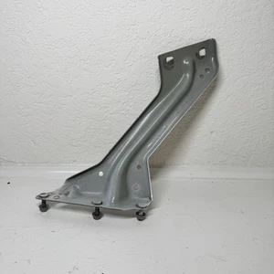 2009-17 AUDI Q5 SQ5 LEFT DRIVER SIDE FENDER SUPPORT BRACKET 8R0821135 OEM - Picture 1 of 12