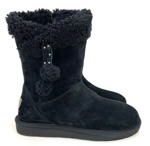 UGG Women’s Plumdale Cuff Short Winter Boots With Pom Pom Black M1102933 - Bild 1 von 9