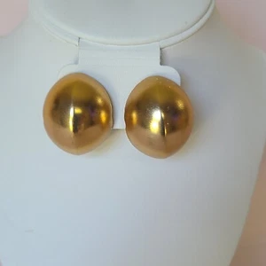 Vintage 1980s Chunky Gold Tone Matte Rounded 3D Statement Clip-On Earrings - Picture 1 of 6