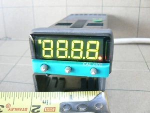 CAL Controls 330000000, 3300 ,Temperature Controller , 100-240Vac. - new- (L) - Picture 1 of 6