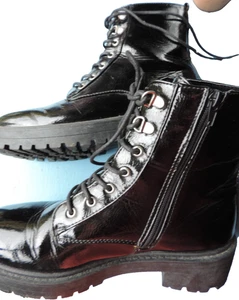 Gr. 7 (40) schwarze Lack Chunky Stiefeletten Goth Steampunk ~ New Look - Bild 1 von 4