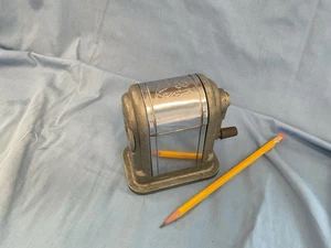 Vintage BOSTON RANGER 55 Adjustable 6 Hole Pencil Sharpener, Mountable - Picture 1 of 9