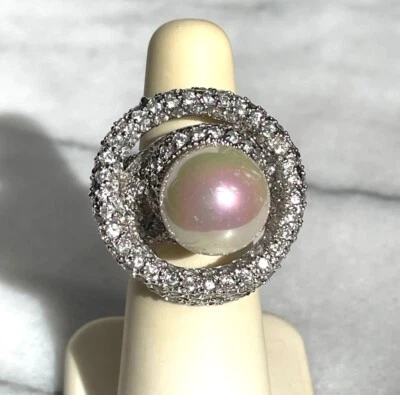 LARGE 925 STERLING SILVER CZ AND SIMULATED PEARL STATEMENT  RING SIZE 5 - Image 1 of 4