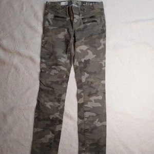 Girl GAP 1969 Pants Size 25 (6-7) Green Camouflage Skinny Stretch  Exellent... - Picture 1 of 12