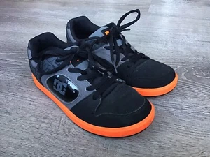 DC Shoes Youth Boys Size 6 Sneakers Union SE ADBS100037 Black Leather Shoes - Picture 1 of 12