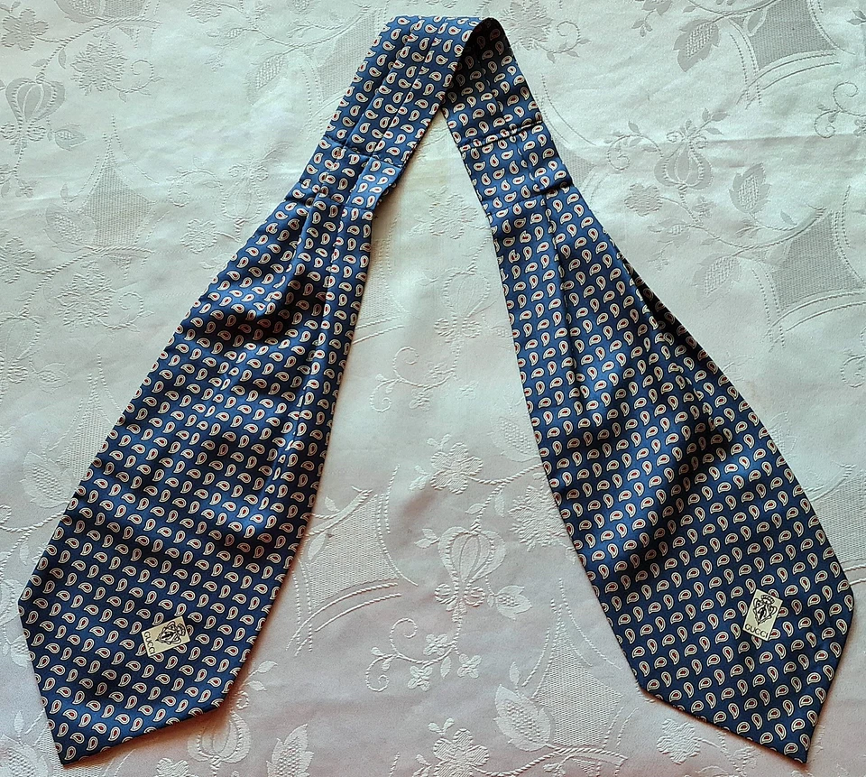 BUFANDA CORBATA ASCOT DOBLE LARGA SEDA AZUL GUCCI AUTÉNTICA ITALIA CABALLERO VINTAGE Foto 1 de 4