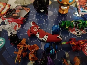 Mixed Bakugan Battle Brawler Figures & Magnetic Cards Dragonoid, Etc. - Picture 1 of 10