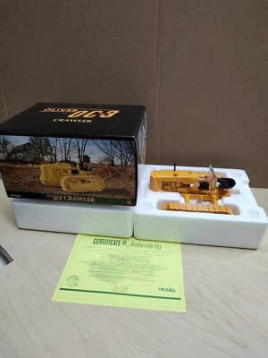 1/16 Ertl Oliver OC-3 Crawler 1999 National Toy Truck'n Construction Show 16014A - Image 1 of 4