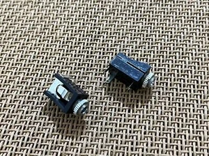 20pcs 3.5mm Female Mono Audio Socket Headphone Jack Connector Panel Mount - Picture 1 of 2