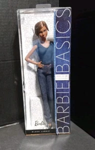 Bambola BARBIE BASICS Jeans Black Label nuova 2009 modello n. 8 Collezione 002 In Scatola - Foto 1 di 5