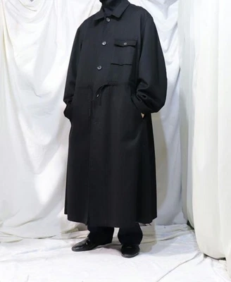 ABRIGO NEGRO LANA YOHJI YAMAMOTO POUR HOMME USADO BUENO Foto 1 de 4