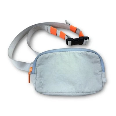 Mini Bolso Cinturón Bandolera Lululemon Everywhere Azul Claro Correr Gimnasio Ocio Foto 1 de 4