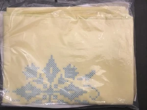 Herrschners #11-3020 RENAISSANCE STAR Stamped Pillowcases EmbroideryStnd Pair - Picture 1 of 5