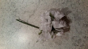 Rosen 9 Einzelblüten weiss am Draht - Bild 1 von 1