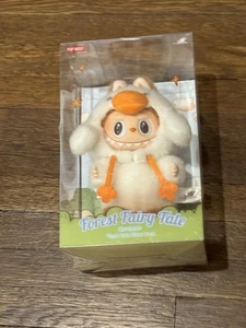 Peluche de vinilo Labubu Forest Fairy Tale Series exclusivo de China envíos reales desde Nueva York - Imagen 1 de 2