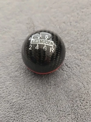 Mugen 黑色碳纤维换档旋钮 6 速适用于本田思域 — 第 1/4 张图片