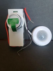 Line Voltage Passive Infrared Fixture Integrated Outdoor Sensor BR1823-B-D - Picture 1 of 10