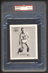 Juego de baloncesto bávaro Hawks Busch 1959 Break Bob Pettit PSA 8 POP 3 juego raro - Imagen 1 de 2