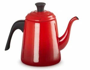 Le Creuset Kettle Drip Kettle 700ml Cherry Red Gas IH Compatible - Picture 1 of 5