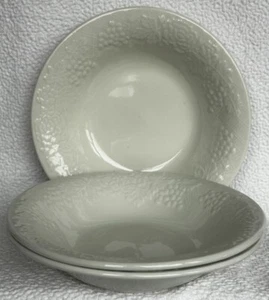 Vintage Gibson Four Seasons Set Of 3 8 Inch Coupe Bowls Off White VGUC - Picture 1 of 11