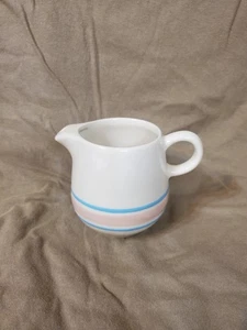 McCoy Keramik rosa und blau gestreift Milchkännchen neuwertig - Bild 1 von 5