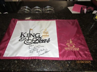 罕见阿诺德·帕尔默签名国王和熊世界高尔夫村旗帜收藏品 — 第 1/4 张图片