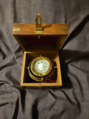 Cardán antiguo de latón en caja de madera brújula pináculo barco náutico marítimo Foto 1 de 4