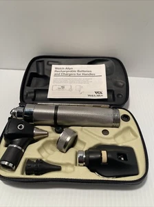 Welch Allyn Set 3,5 V con 20000 Otoscopio Oftalmoscopio Plugin Maniglia (E) - Foto 1 di 24