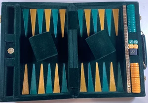 Vintage Aries of Beverly Hills Backgammon Butterscotch & Green Travel Set Case - Picture 1 of 9