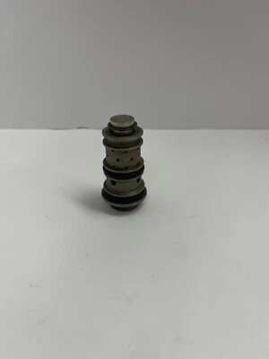 Conjunto de válvula de engranaje de dirección asistida Chrysler Desoto Windsor 1952-1954 NOS 1483904 Foto 1 de 4