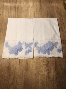 Set Of 2 White Linen Hand Towels With Blue Butterflies 19" X 13.5" - Bild 1 von 5