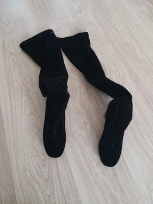BNWOT SIZE 4 PULL ON  BLACK VELVET/FAUX SUEDE THIGH HIGH BOOTS  3.5" HEEL  FAULT - Image 1 of 4