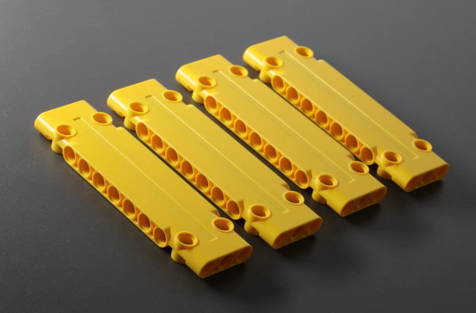 LEGO Technic: 4x Panel Plate 3 x 11, gelb - Bild 1 von 1