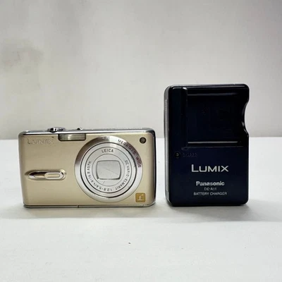 Panasonic LUMIX DMC FX07 7.2MP Gold Compact Digital Camera JAPAN - Image 1 of 4
