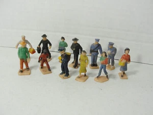 12 Figurine Persone Vintage - Diorama Treno Scala O 1,5" - Foto 1 di 3