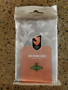 Juego de 25 cartas de fútbol Parkside NWSL 2025 - ANGEL CITY FC Team (paquete sellado) - Imagen 1 de 2