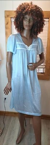 Simply Basic blau Nylon Nachthemd Kurzarm Spitze getrimmt Passe 34" Brustumfang Medium - Bild 1 von 5