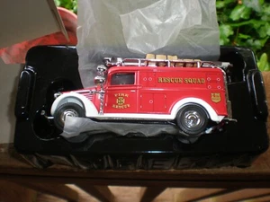 Matchbox 1937 GMC Rescue Van Engine YFE10, Yesteryear Vintage Truck NIB 1995 - Picture 1 of 6