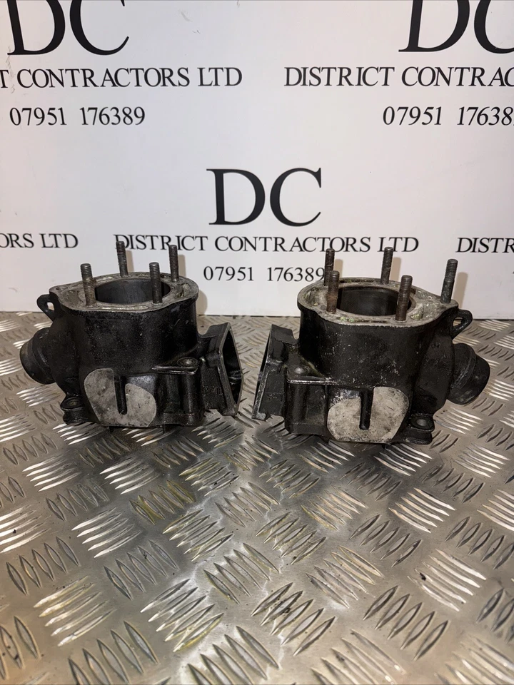 ORIGINAL OEM YAMAHA BANSHEE 350 BARRELS/CYLINDERS RIGHT BORE IS DAMAGED 65mm - Image 1 of 4