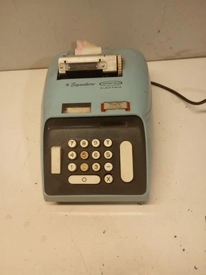 Vintage Montgomery Ward Signature 9900 Electric Adding Machine - Image 1 of 4