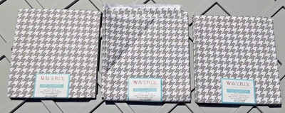 3 Waverly Fat Quarter 18x21 Edredón Tela Perros Diente Acero Gris/Blanco Algodón N Foto 1 de 4