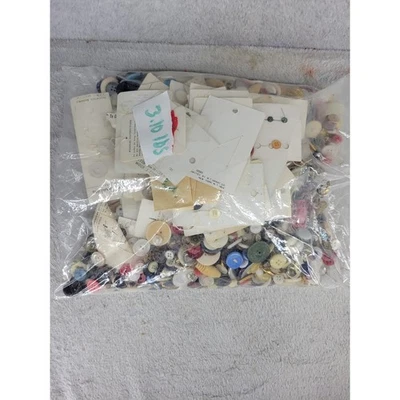 Surtido de suministros de costura artesanal de botones a granel de 3,10 libras de colección materiales mixtos Foto 1 de 4